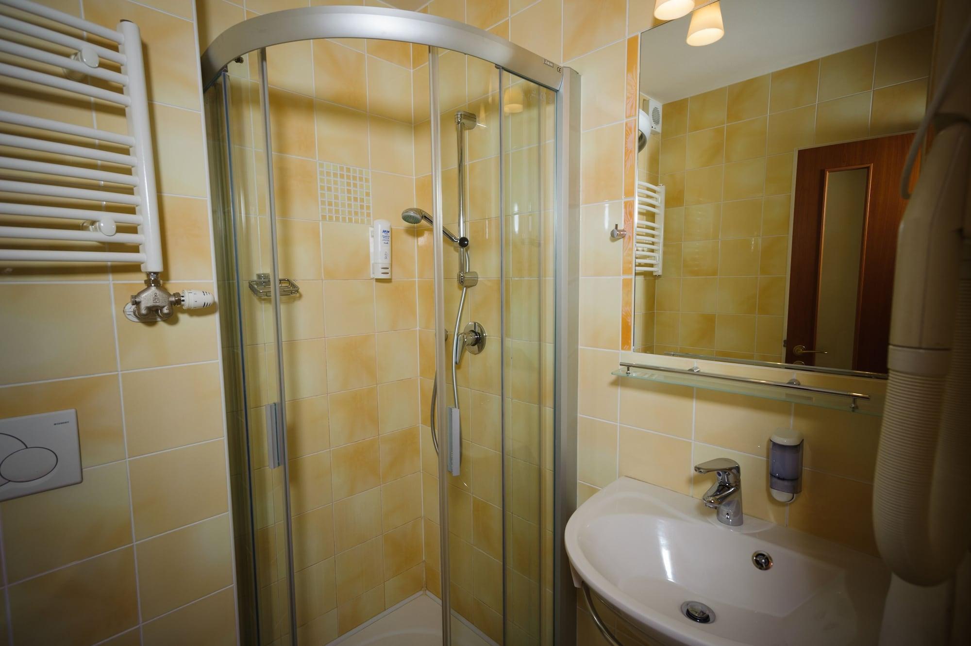 Hotel Petr Прага Екстериор снимка