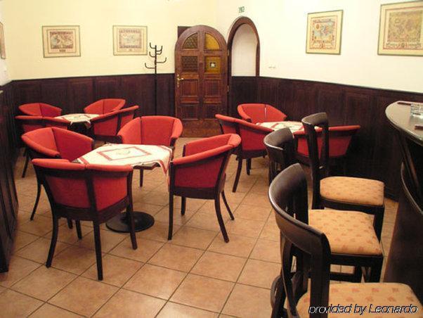 Hotel Petr Прага Ресторант снимка